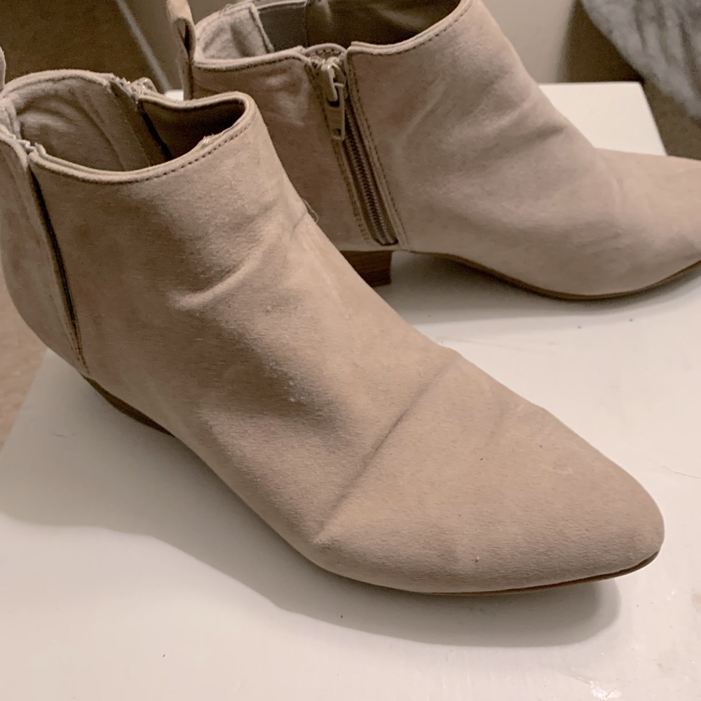 Old Navy Vegan Suede Ankle Booties/Boots 8 Casual Side Zip Block Heel